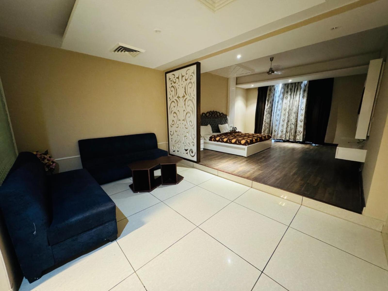 The Pearl Hotel Sirsa Екстер'єр фото