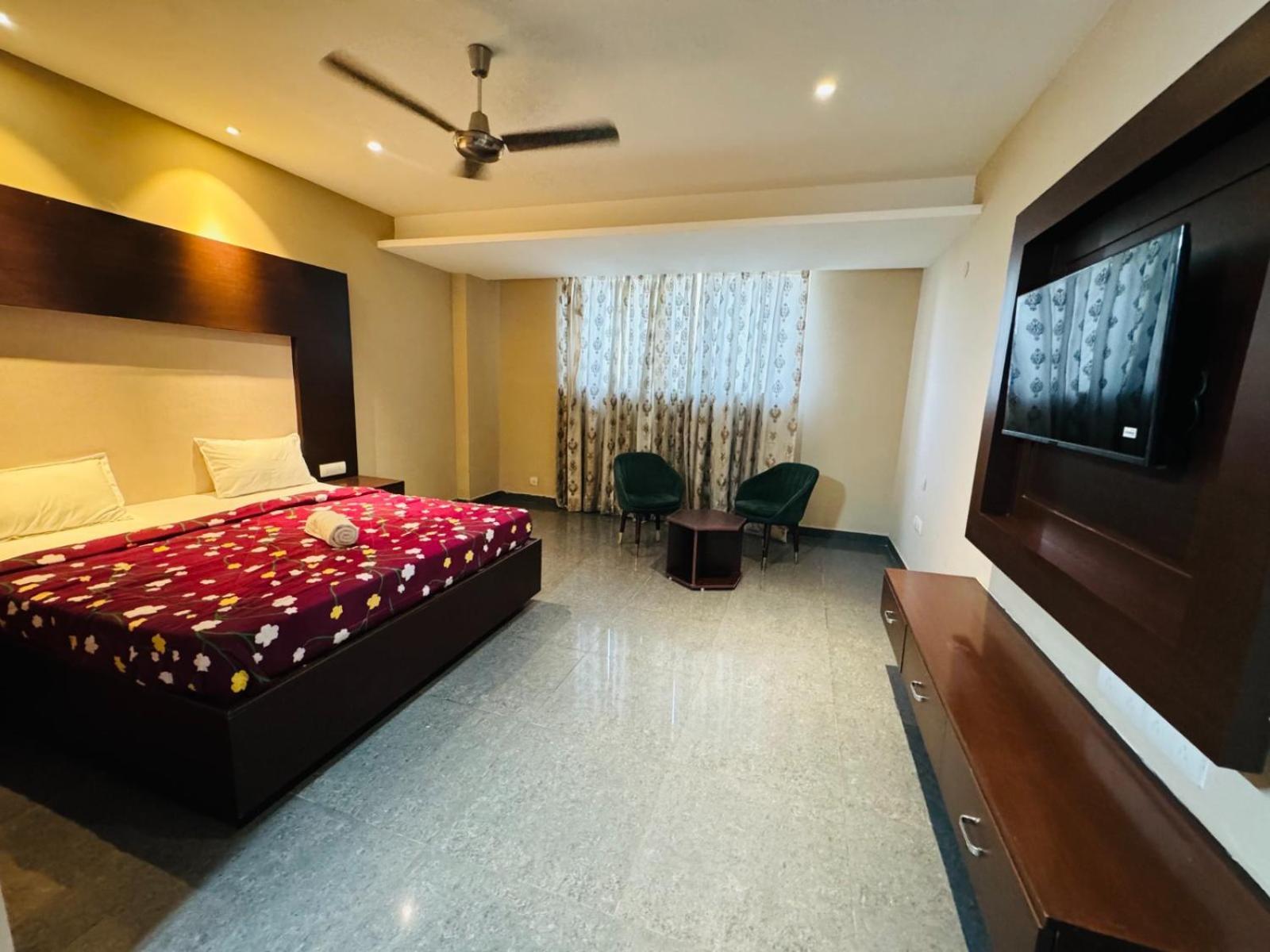 The Pearl Hotel Sirsa Екстер'єр фото